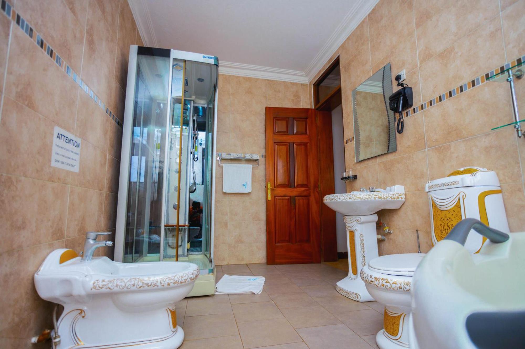 Gazelle Guest House Кампала Екстериор снимка